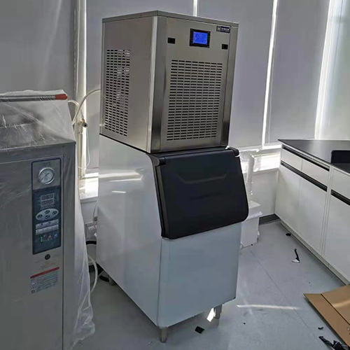 200公斤雪花制冰机交付安徽某厨具市场