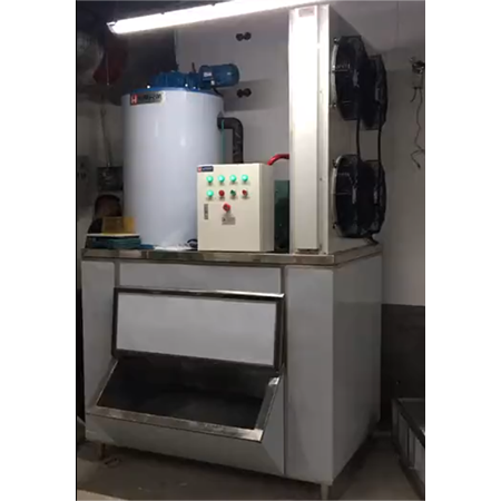2吨片冰机交付郑州某蔬菜配送中心